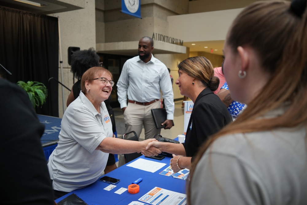 Nashville District highlights contracting opportunities at small business event
