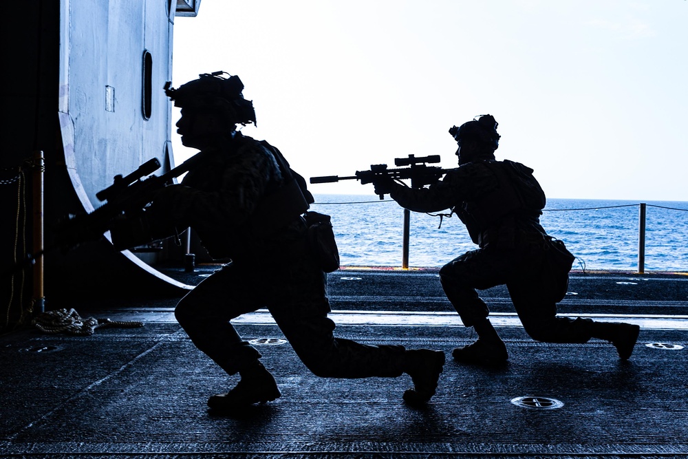 22nd MEU | BLT 3/6 Conducts Weapon Maneuverability Drills Aboard USS Iwo Jima