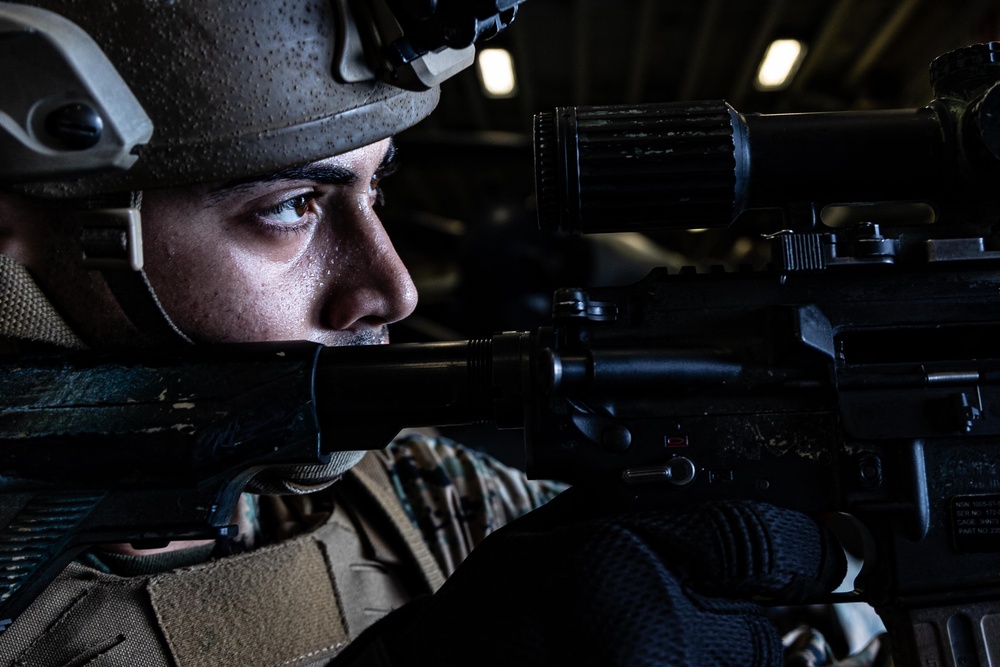 22nd MEU | BLT 3/6 Conducts Weapon Maneuverability Drills Aboard USS Iwo Jima