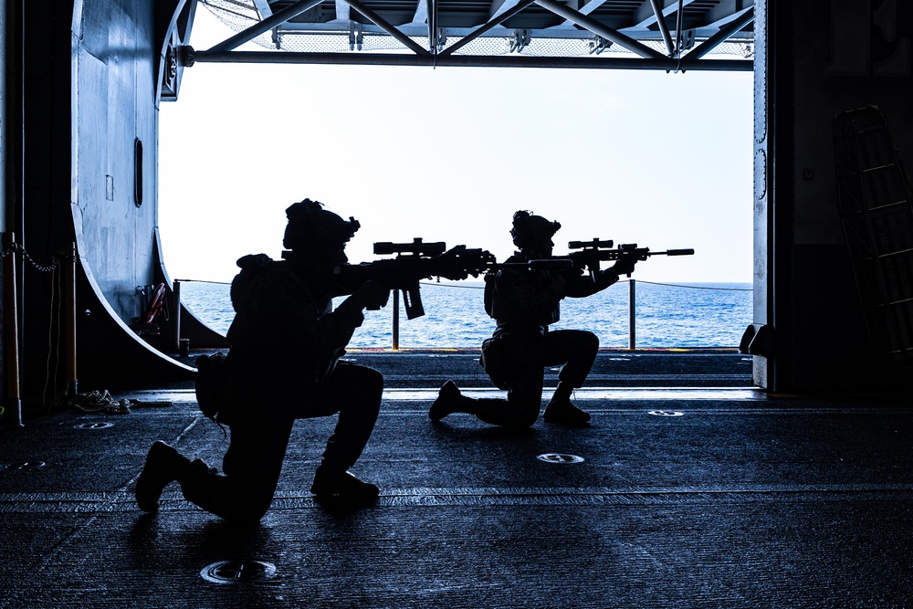 22nd MEU | BLT 3/6 Conducts Weapon Maneuverability Drills Aboard USS Iwo Jima