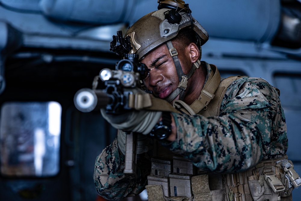 22nd MEU | BLT 3/6 Conducts Weapon Maneuverability Drills Aboard USS Iwo Jima