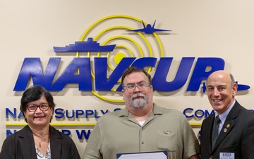 ESGR Recognizes NAVSUP WSS Support of National Guard Employee