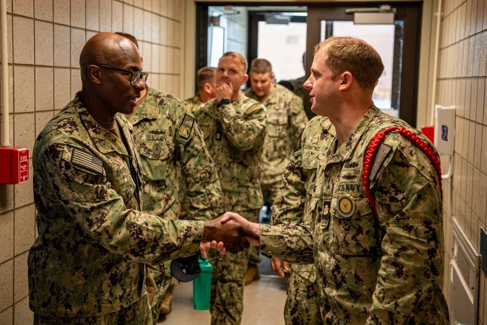 U.S. Pacific Fleet Master Chief Davis Visits U.S. Navy Recruit Training Command