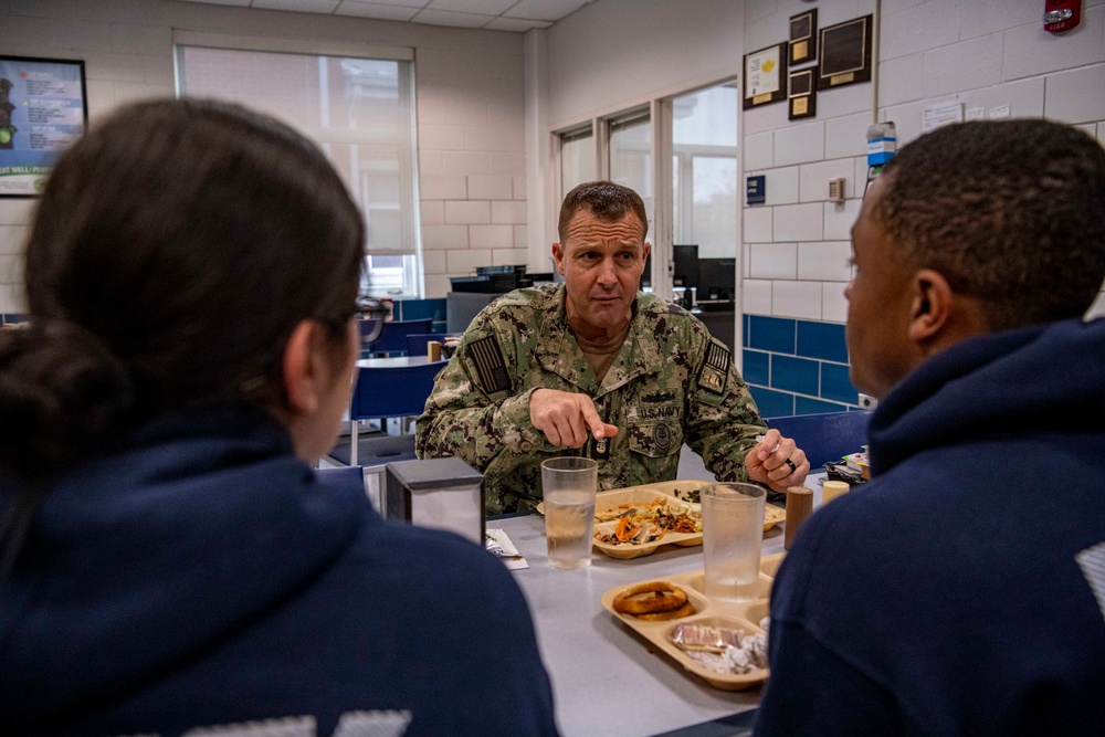 U.S. Pacific Fleet Master Chief Davis Visits U.S. Navy Recruit Training Command