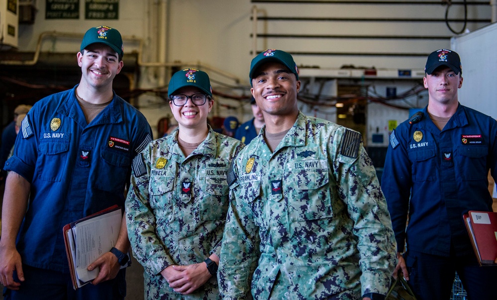 USS Essex (LHD 2) conducts an anti-terrorism training team drill