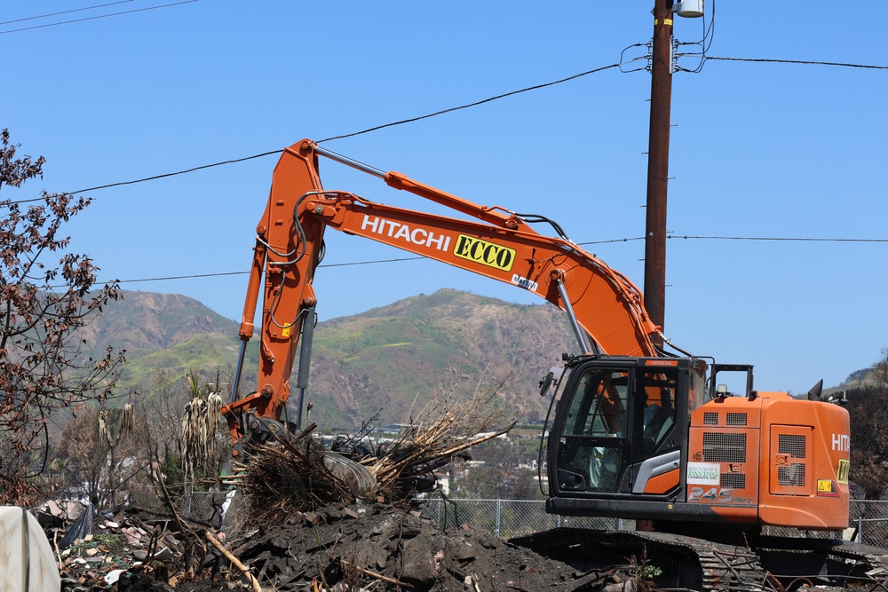 Debris removal continues in the Palisades