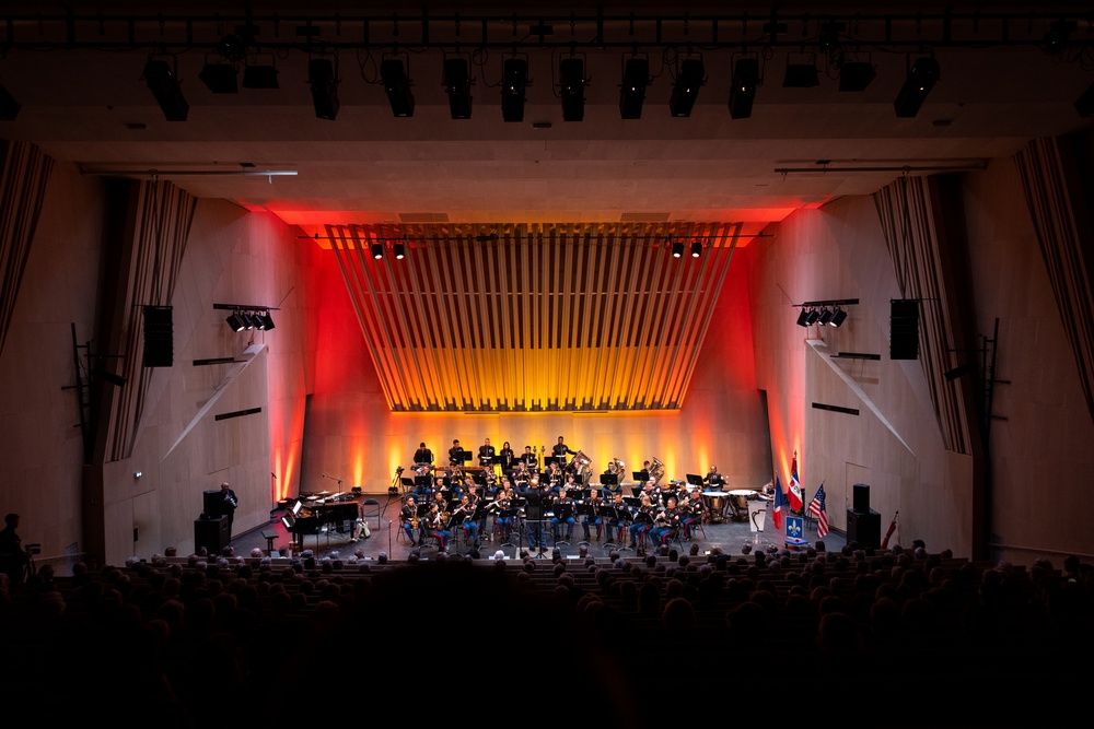 1st MARDIV Band Performs at Cité de la Musique et de la Danse de Soissons, France