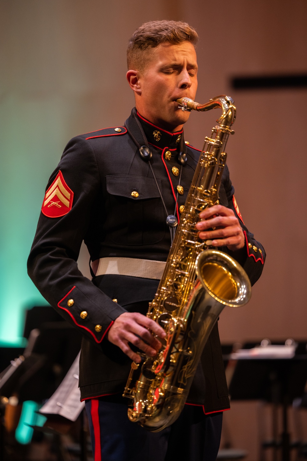 1st MARDIV Band Performs at Cité de la Musique et de la Danse de Soissons, France