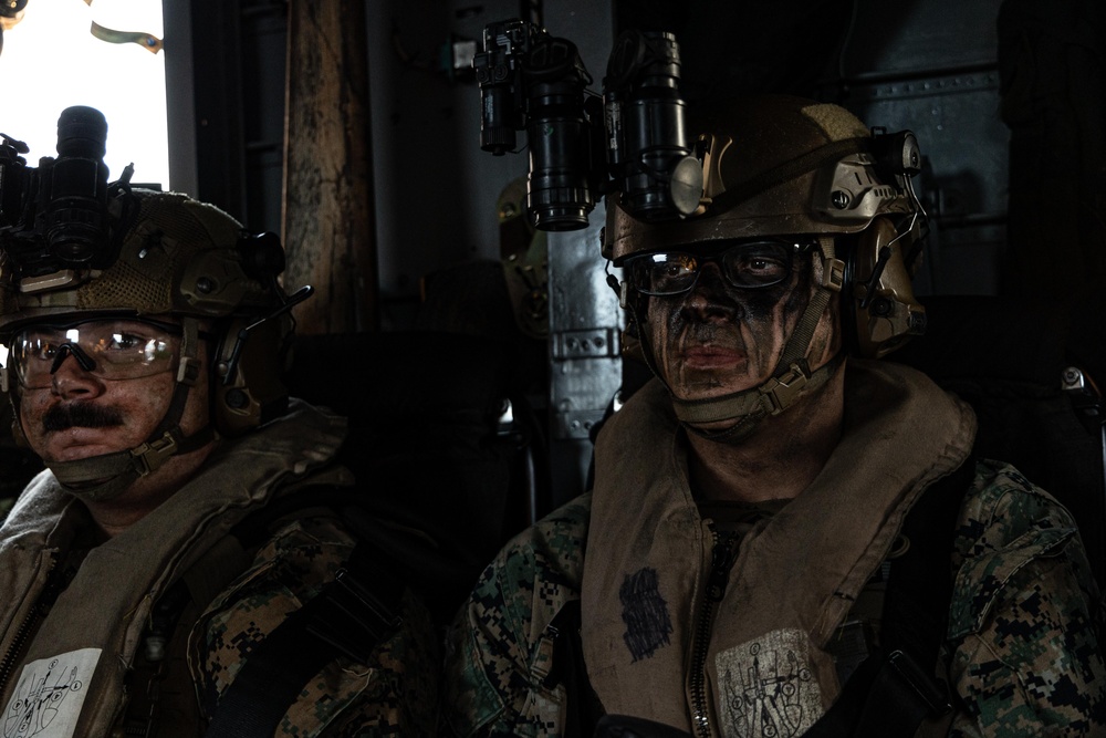 22nd MEU | BLT 3/6 Conducts Raid from USS Iwo Jima