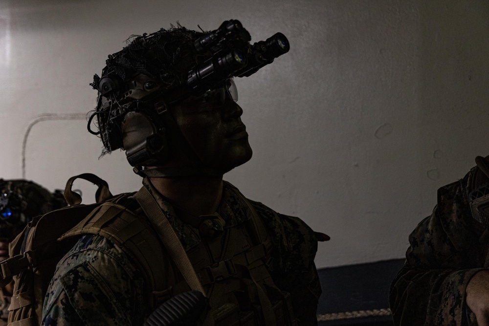 22nd MEU | BLT 3/6 Conducts Raid from USS Iwo Jima
