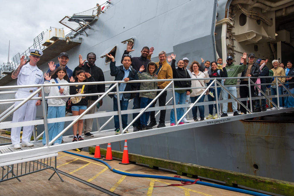 USS New York hosts Fleet Week New York public ship tours