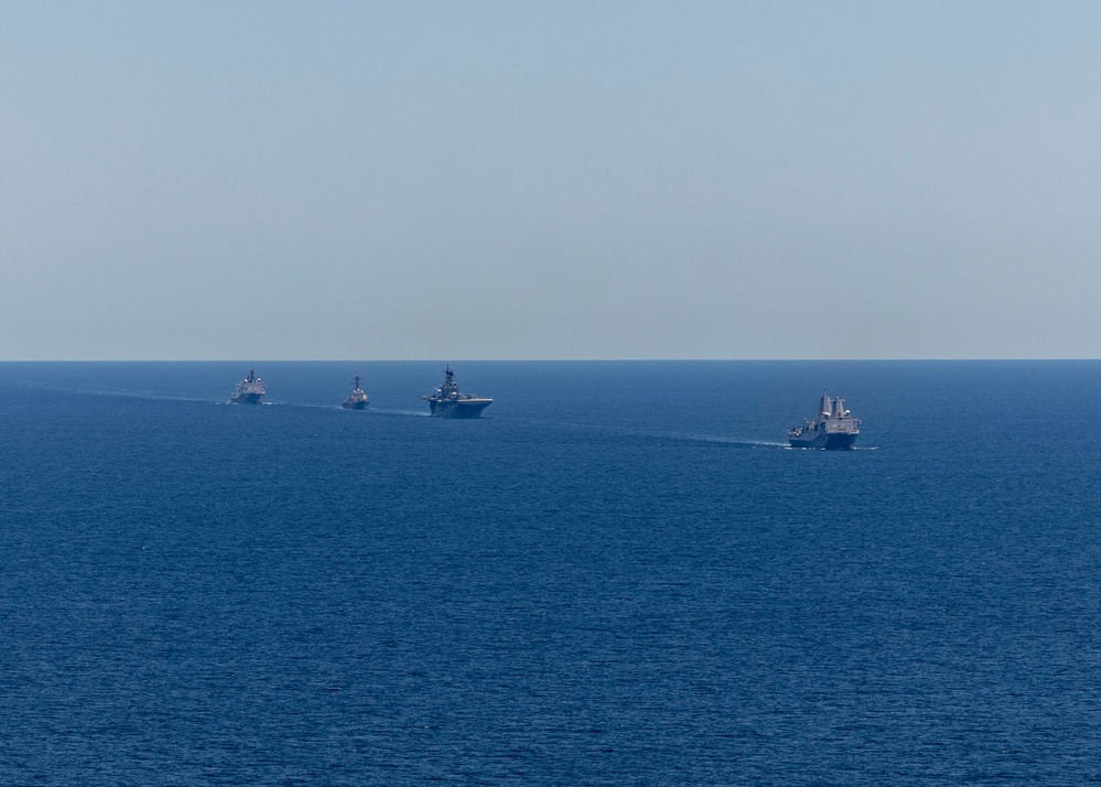 Iwo Jima Amphibious Ready Group Conducts a Simulated Straits Transit