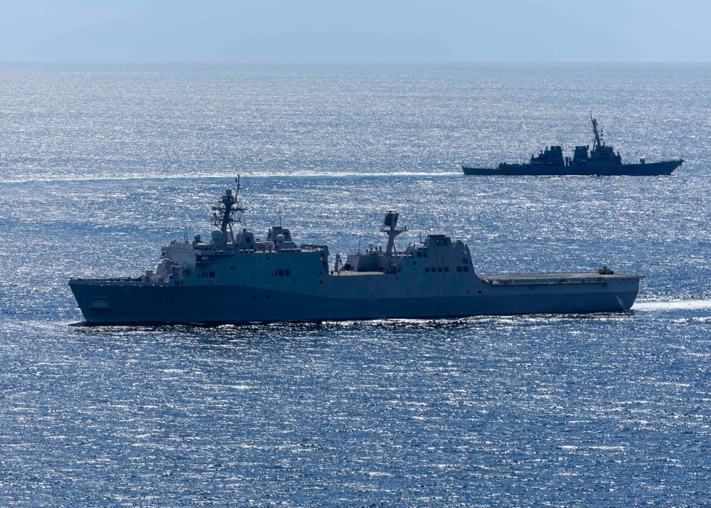 Iwo Jima Amphibious Ready Group Conducts a Simulated Straits Transit
