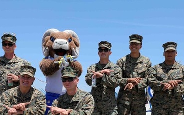 Rams tour U.S. Navy Ship