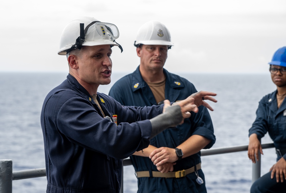 USS America (LHA 6) Conducts Fueling at Sea Training