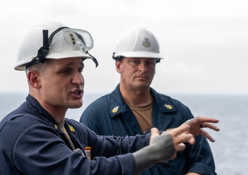 USS America (LHA 6) Conducts Fueling at Sea Training