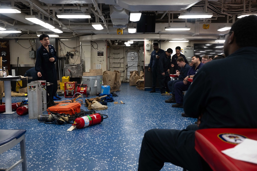 USS America (LHA 6) Conducts Damage Control Training
