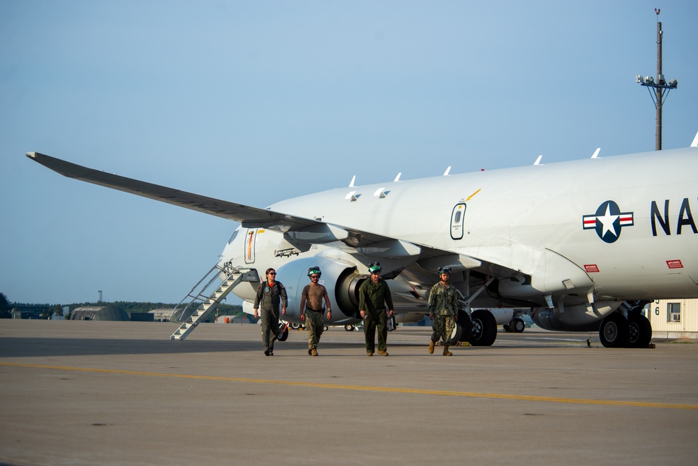 VP-8's Turn Crew heading to the Hangar
