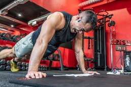 Oregon National Guard Physician Assistant Sets New World Record for Hand Release Push-Ups