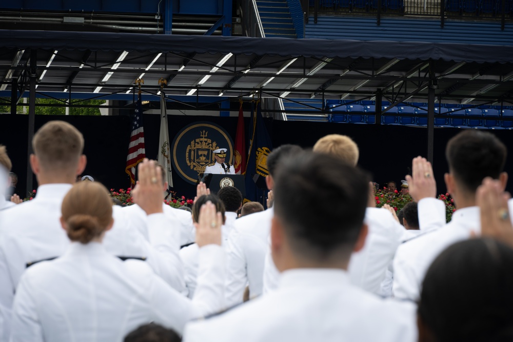 ACNO Delivers Oath of Office at U.S. Naval Academy Class of 2025 Commissioning Ceremony