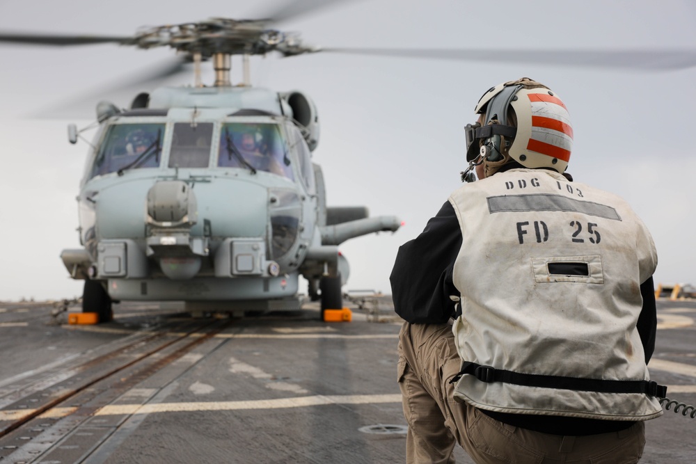 USS Truxtun Conducts Flight Quarters