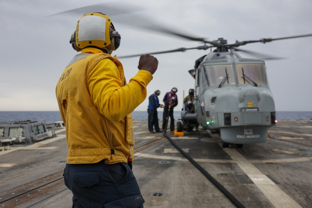 British Helo Lands on USS Truxtun