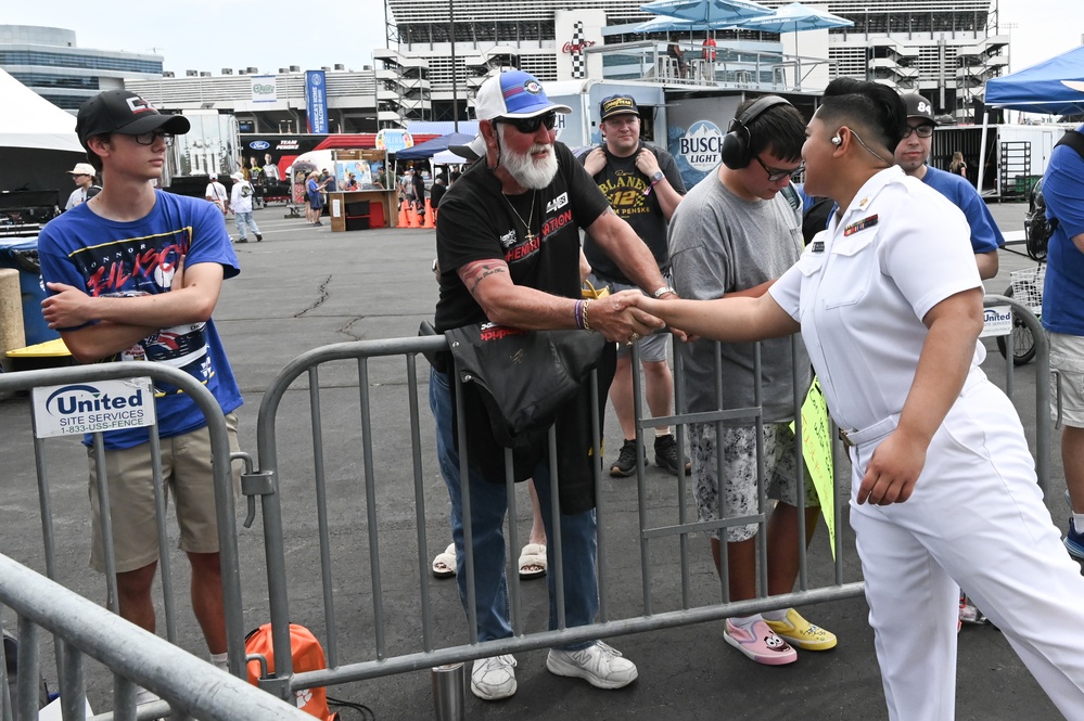 Navy Band Cruisers rock Coca-Cola 600