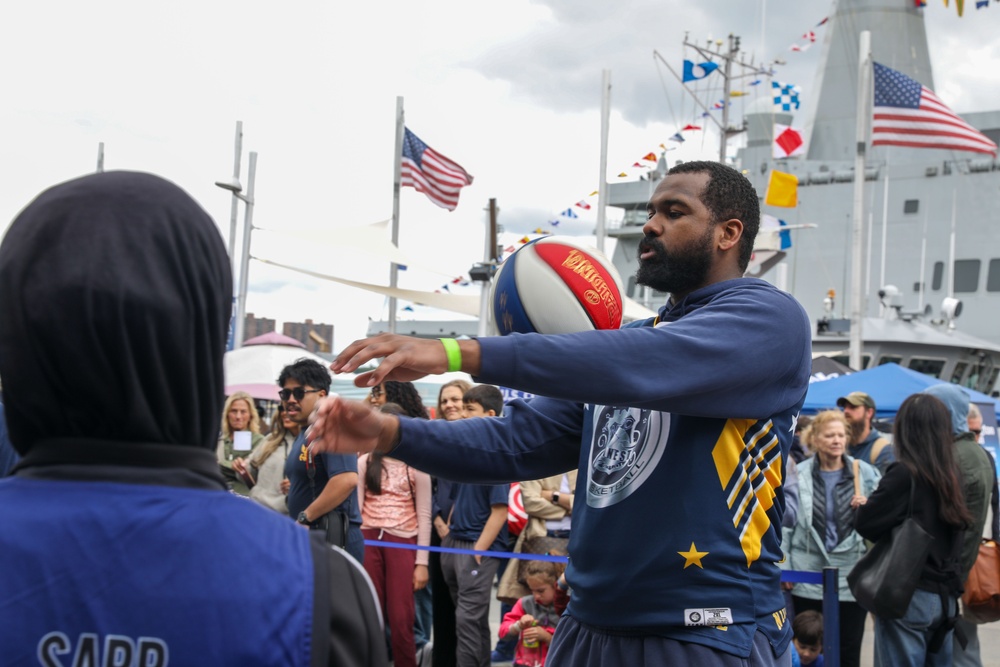 Harlem Globetrotters host Fleet Week New York competition