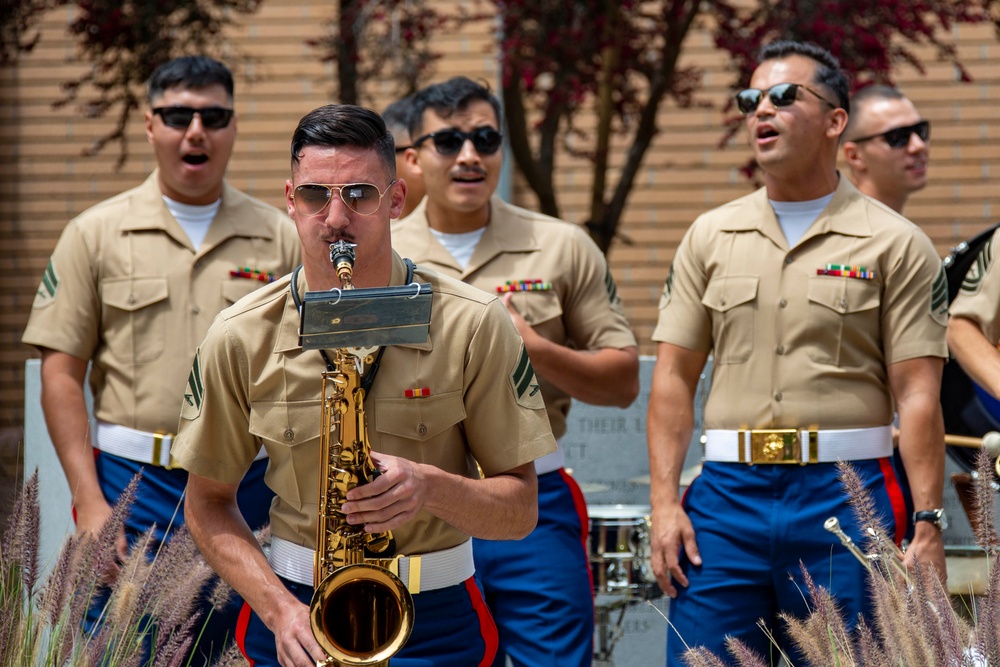 Sailors and Marines Volunteer at Westchester Park for LA Fleet Week