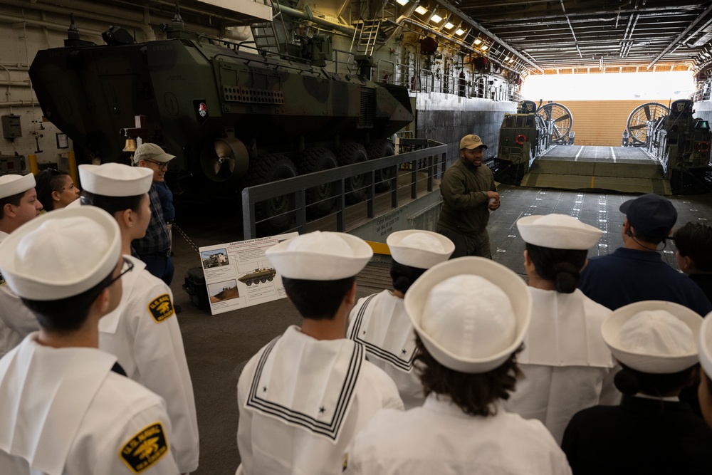 FWNY25: Girl Scout Troop 6000 tours the USS New York