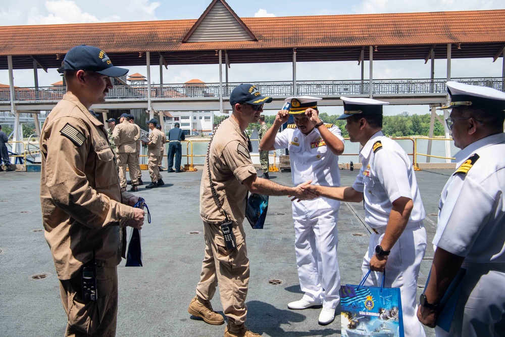 Royal Malaysian Navy Officers Visit the USS Nimitz