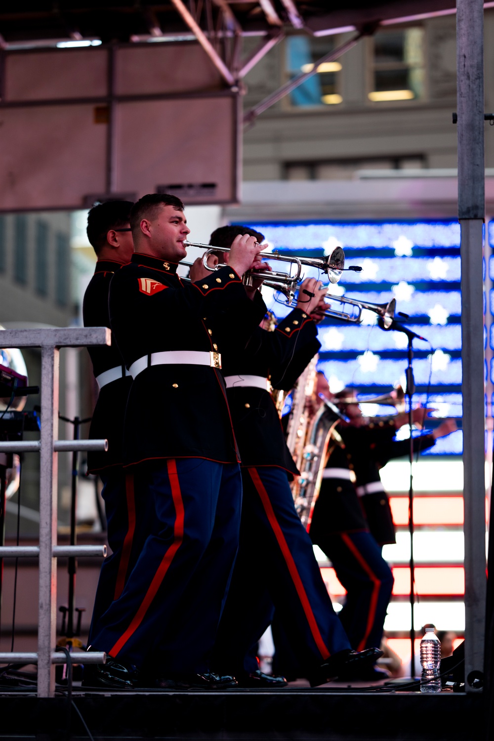FWNY25: 2nd Marine Division Band plays in Times Square