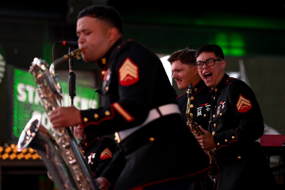 FWNY25: 2nd Marine Division Band plays in Times Square