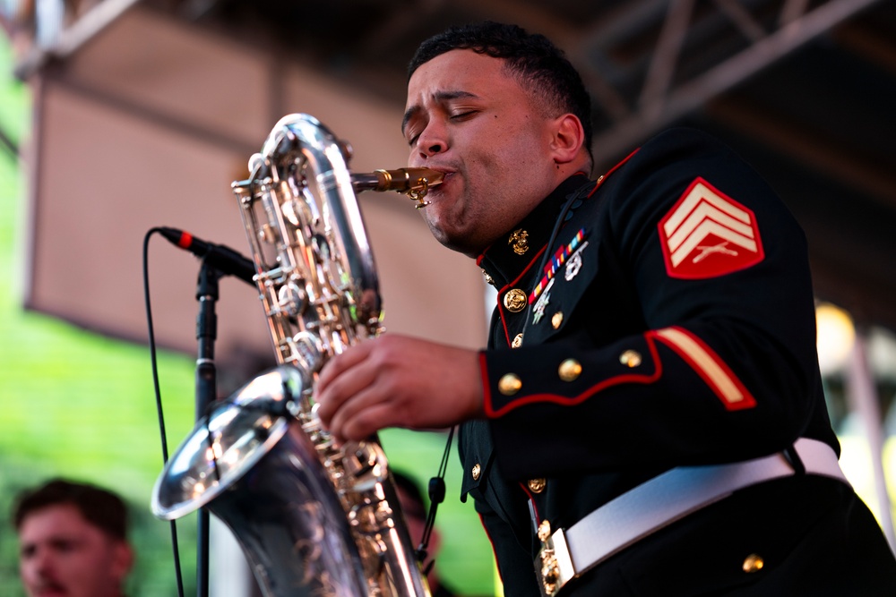 FWNY25: 2nd Marine Division Band plays in Times Square
