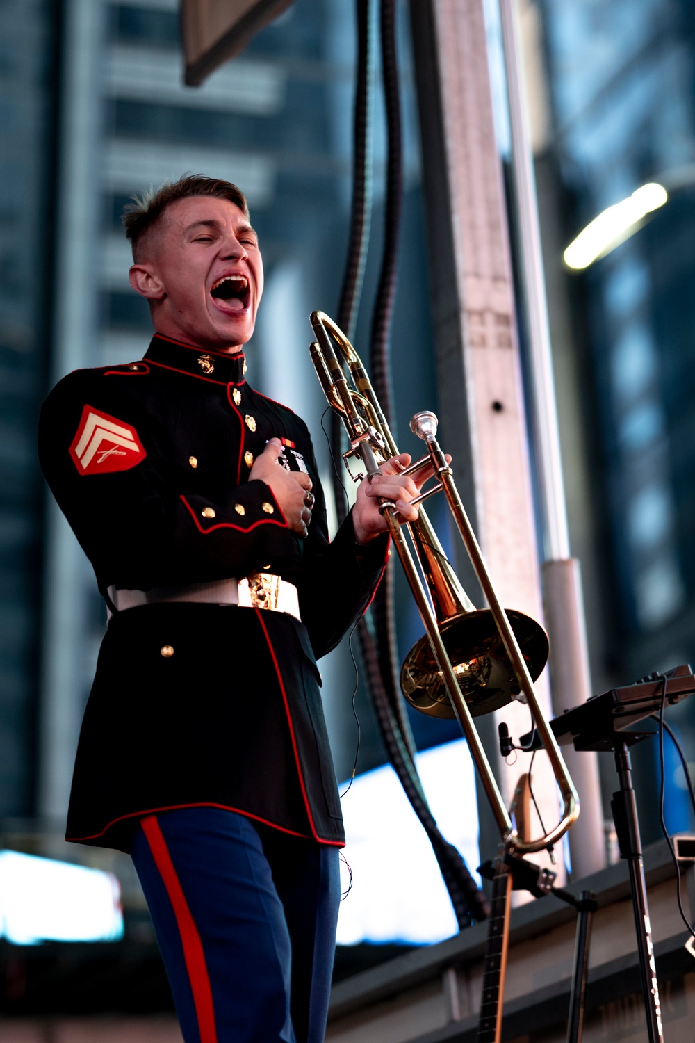 FWNY25: 2nd Marine Division Band plays in Times Square