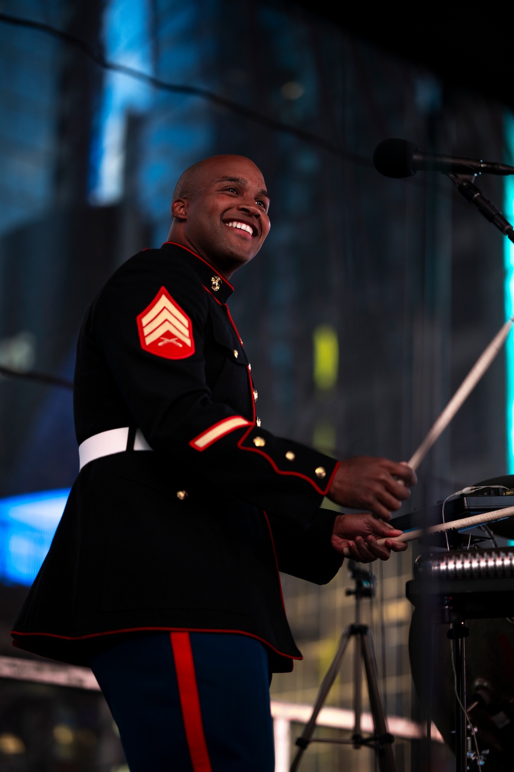 FWNY25: 2nd Marine Division Band plays in Times Square