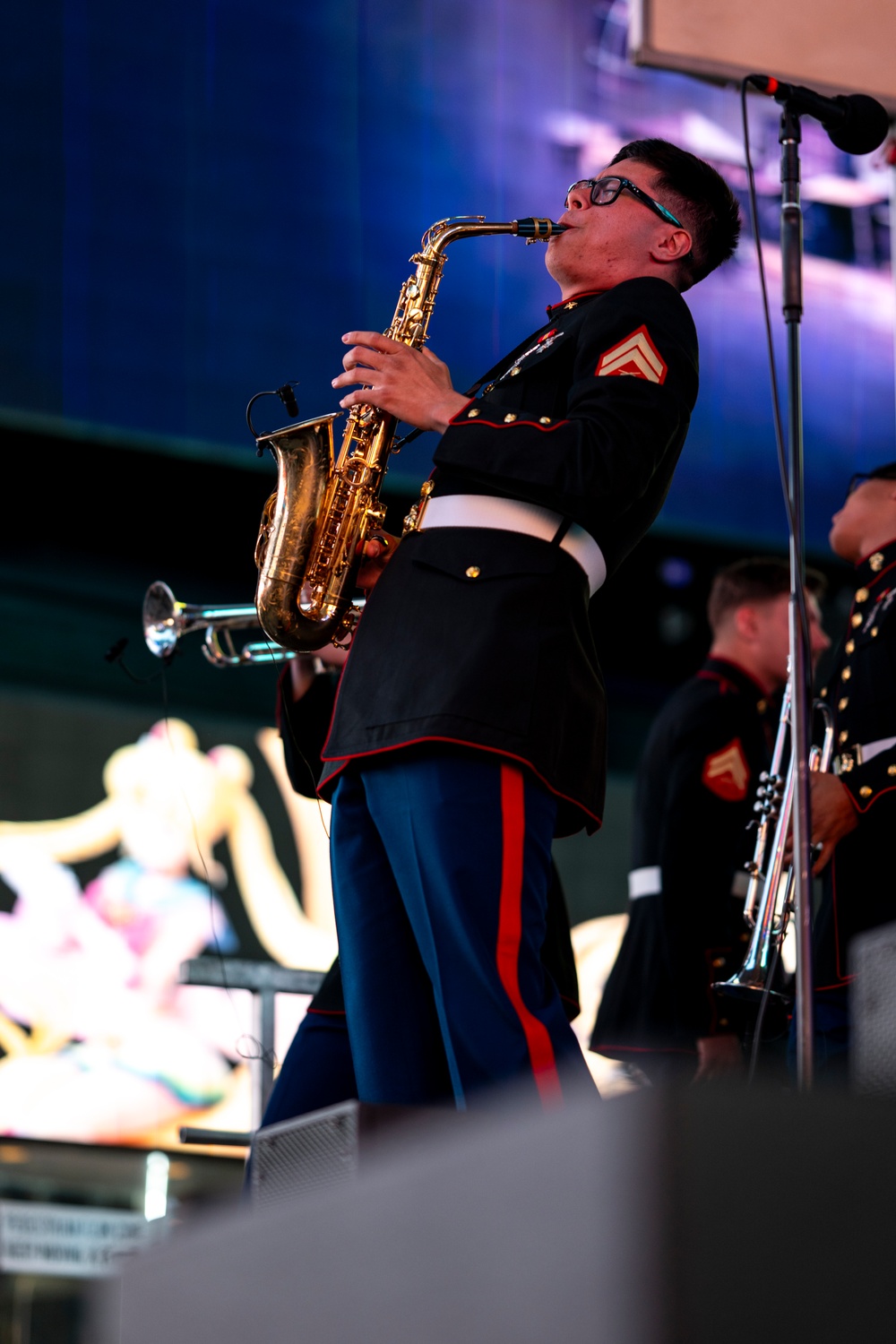 FWNY25: 2nd Marine Division Band plays in Times Square