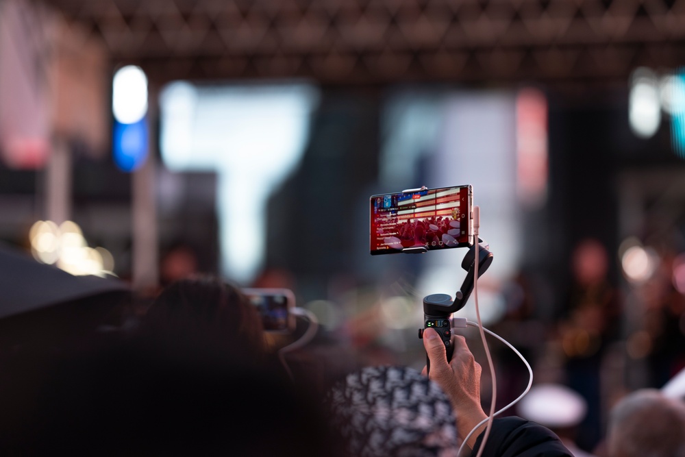 FWNY25: 2nd Marine Division Band plays in Times Square