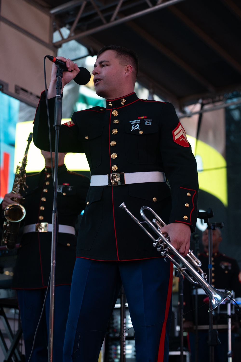 FWNY25; 2nd Marine Division Band Play in Times Square