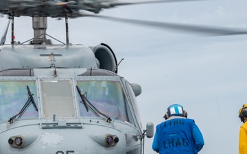 USS America (LHA 6) Conducts Flight Operations
