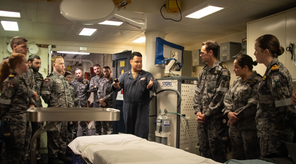 USS AMERICA (LHA 6) hosts Royal Australian Navy's HMAS Sydney (DDG 42) for Ship Tour