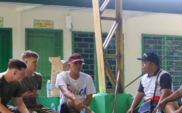 KAMANDAG 9: VMM-364 and MWSS-373 participate in a community service project