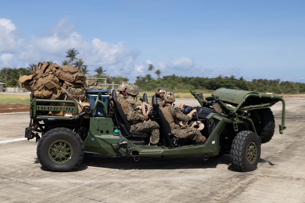 KAMANDAG 9: VMM-364 Inserts Reconnaissance Marines