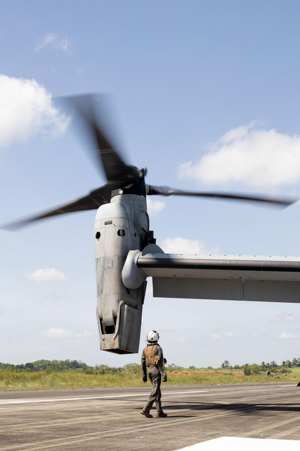 KAMANDAG 9: VMM-364 Inserts Reconnaissance Marines