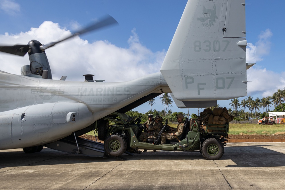 KAMANDAG 9: VMM-364 Inserts Reconnaissance Marines