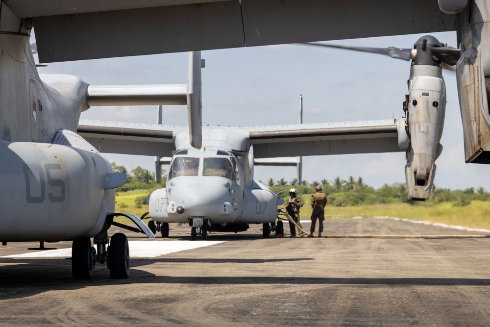 KAMANDAG 9: VMM-364 Inserts Reconnaissance Marines