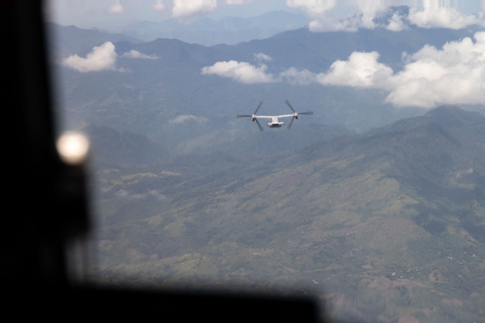 KAMANDAG 9: VMM-364 Inserts Reconnaissance Marines
