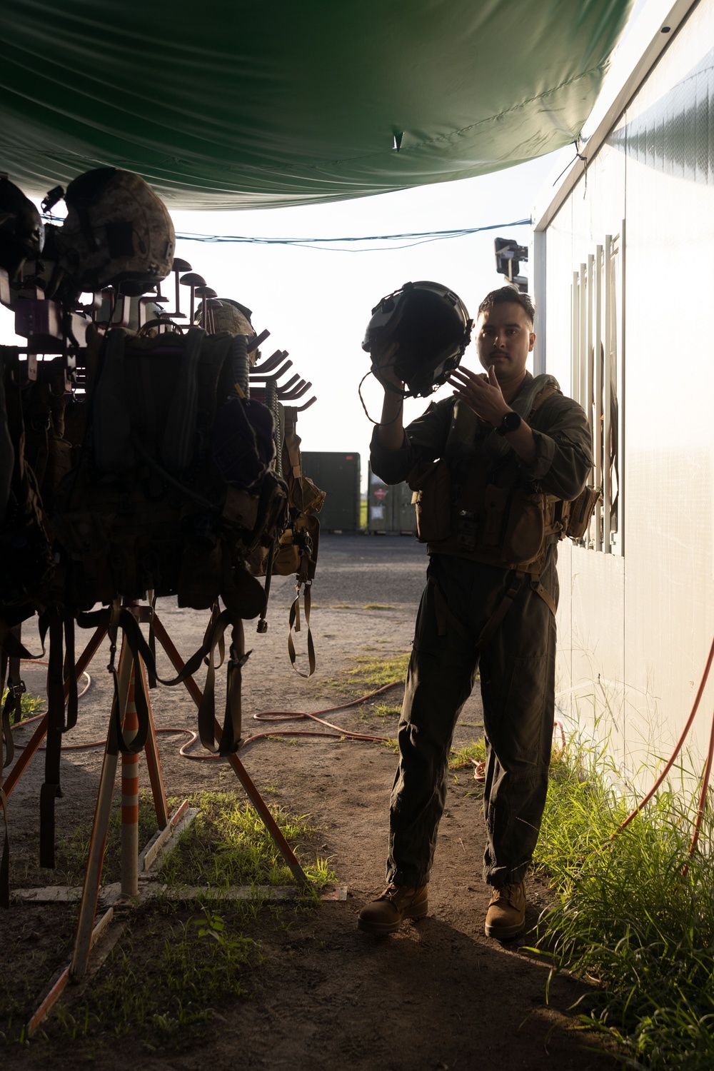 KAMANDAG 9: VMM-364 Inserts Reconnaissance Marines