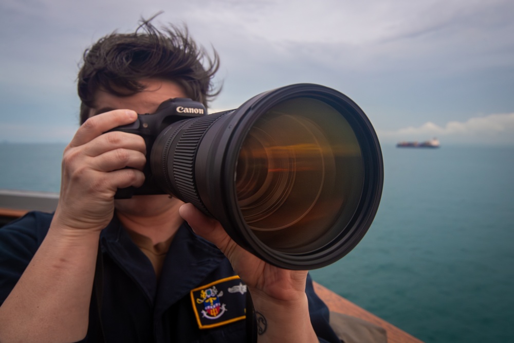 USS Gridley Pulls Into Singapore