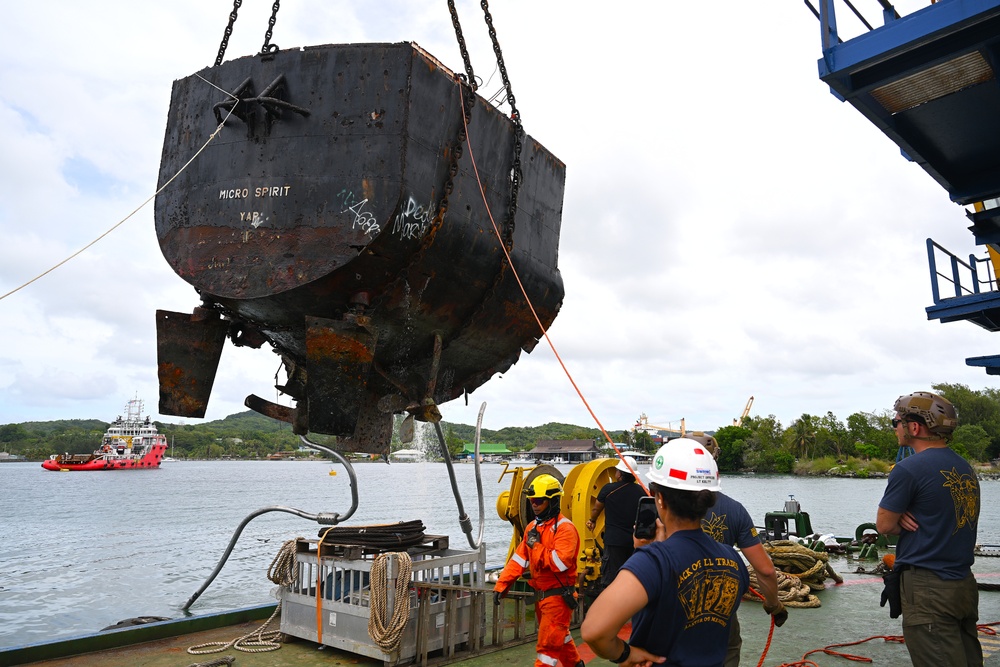 CTG 73.6/MDSU 1-6 Conduct ADV Removal in Yap, Federated States of Micronesia, Apr. 21, 2025